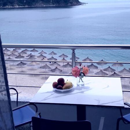 Nadim Rooms Himare Exteriör bild