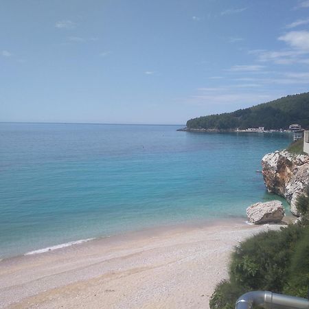 Nadim Rooms Himare Exteriör bild