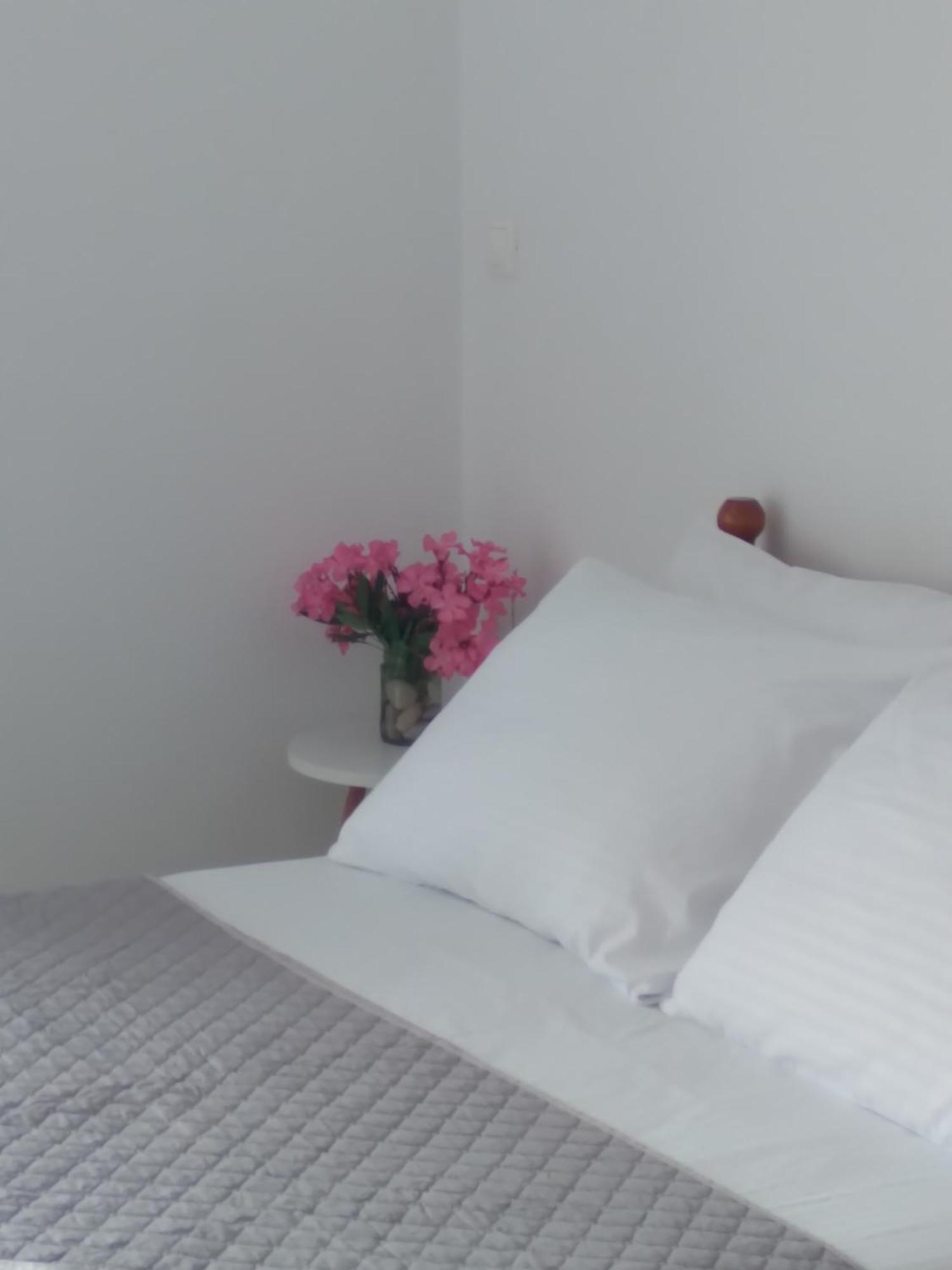 Nadim Rooms Himare Exteriör bild