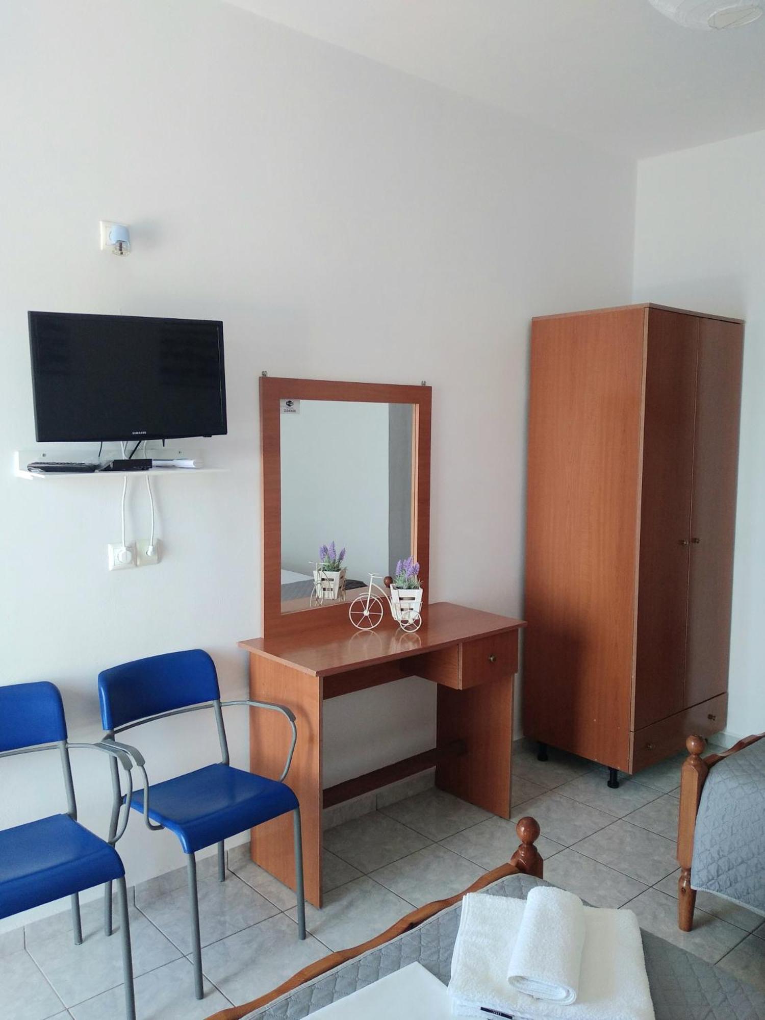 Nadim Rooms Himare Exteriör bild