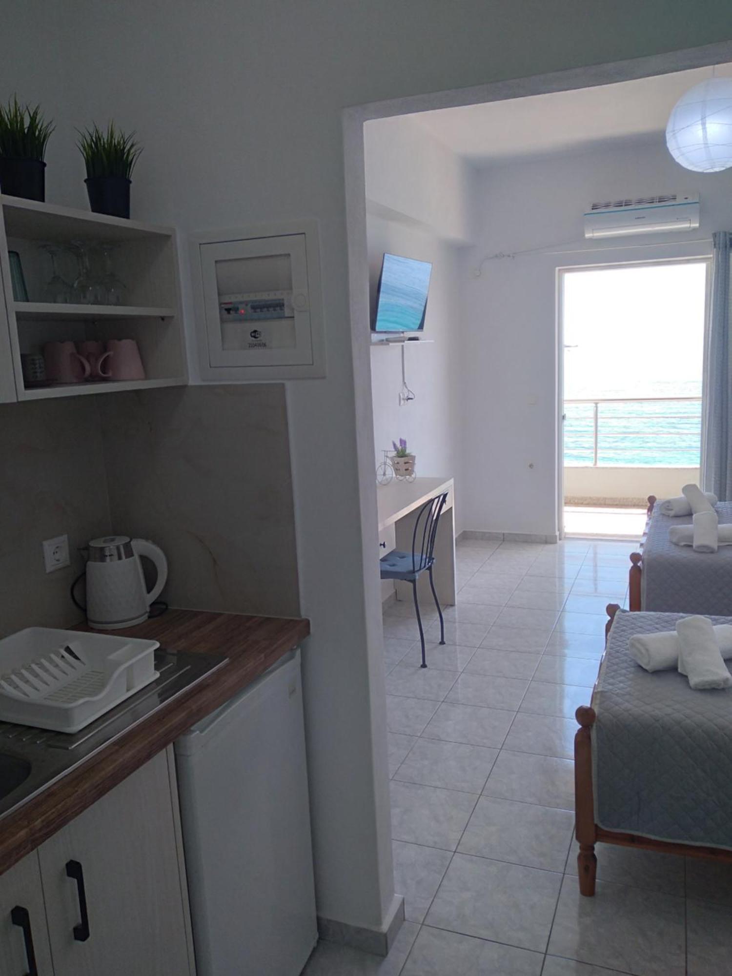 Nadim Rooms Himare Exteriör bild