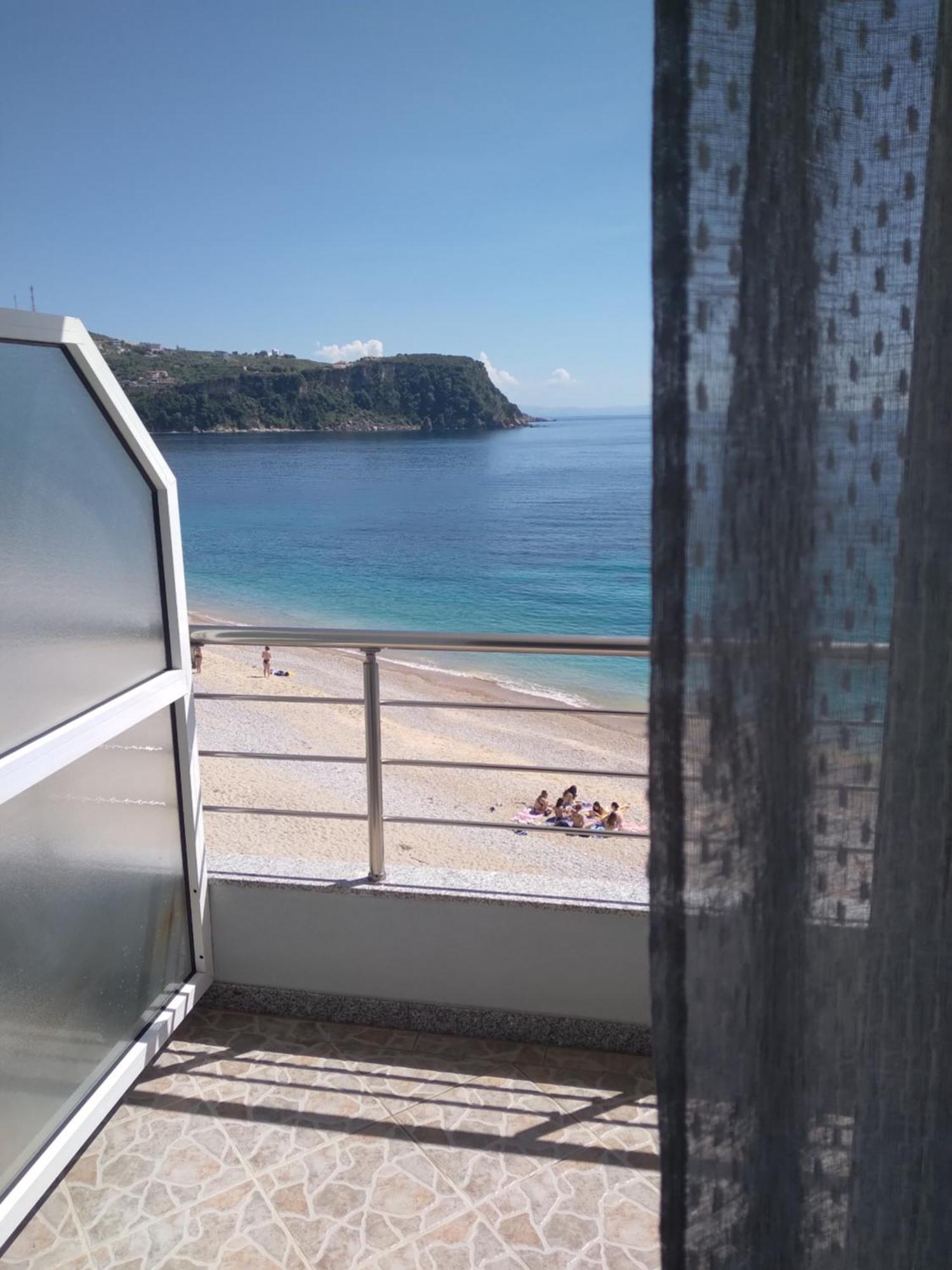 Nadim Rooms Himare Exteriör bild