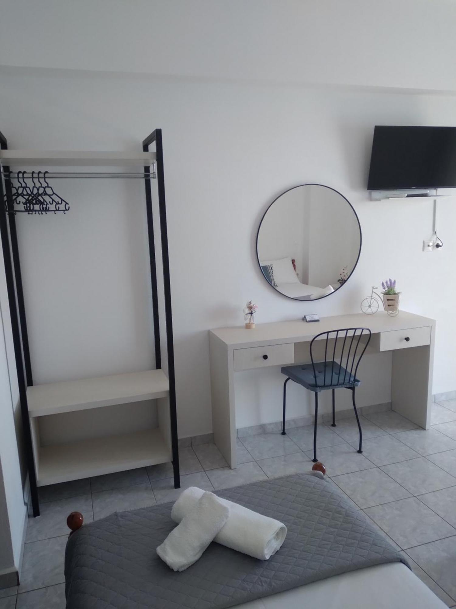 Nadim Rooms Himare Exteriör bild