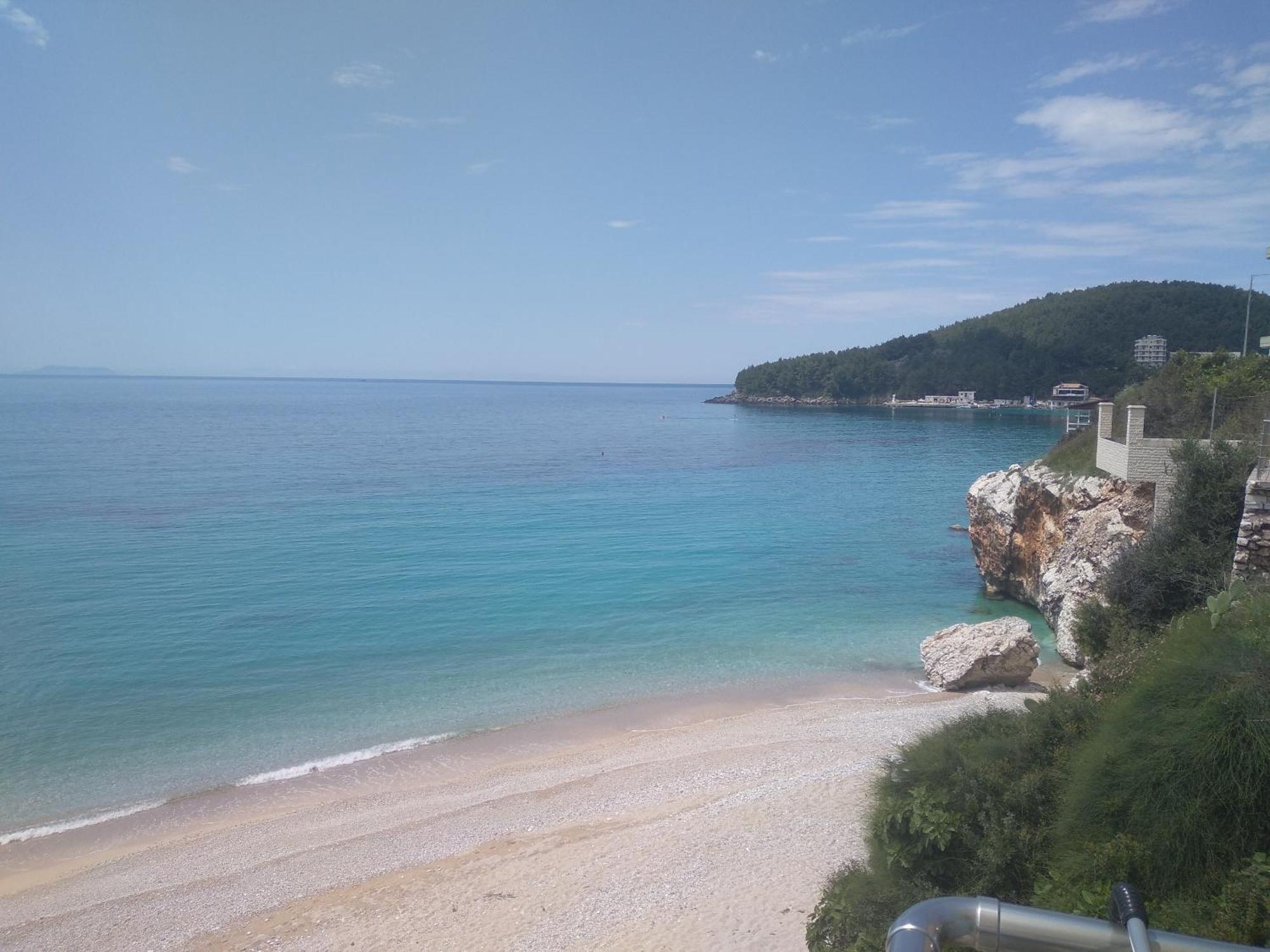 Nadim Rooms Himare Exteriör bild