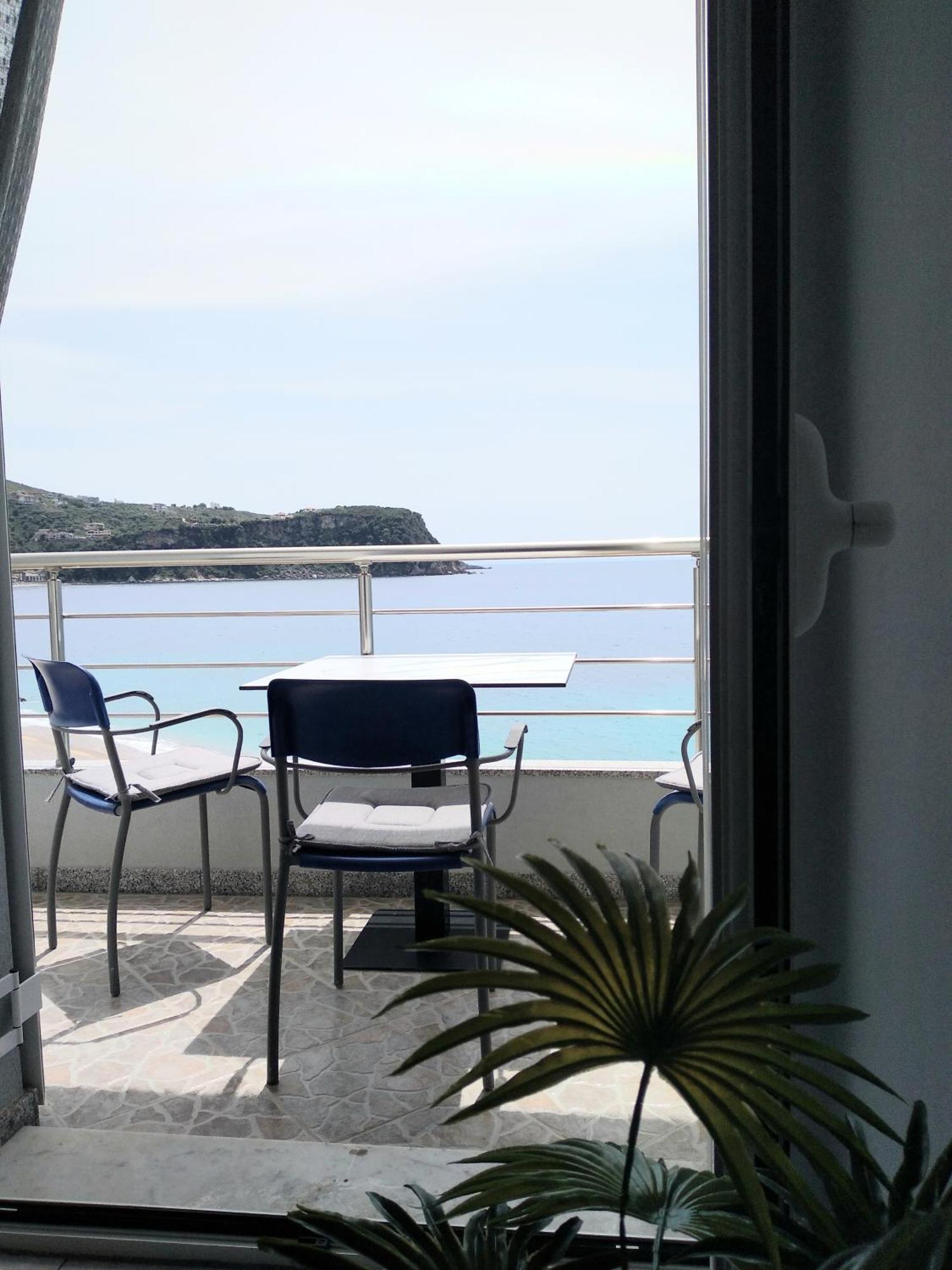 Nadim Rooms Himare Exteriör bild