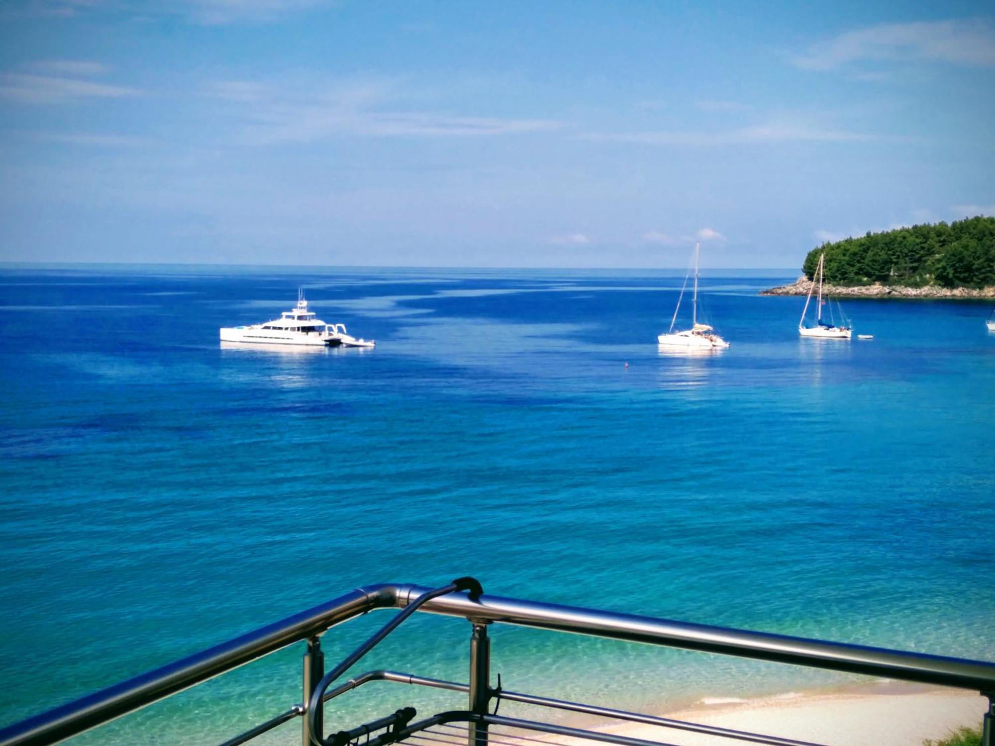 Nadim Rooms Himare Exteriör bild
